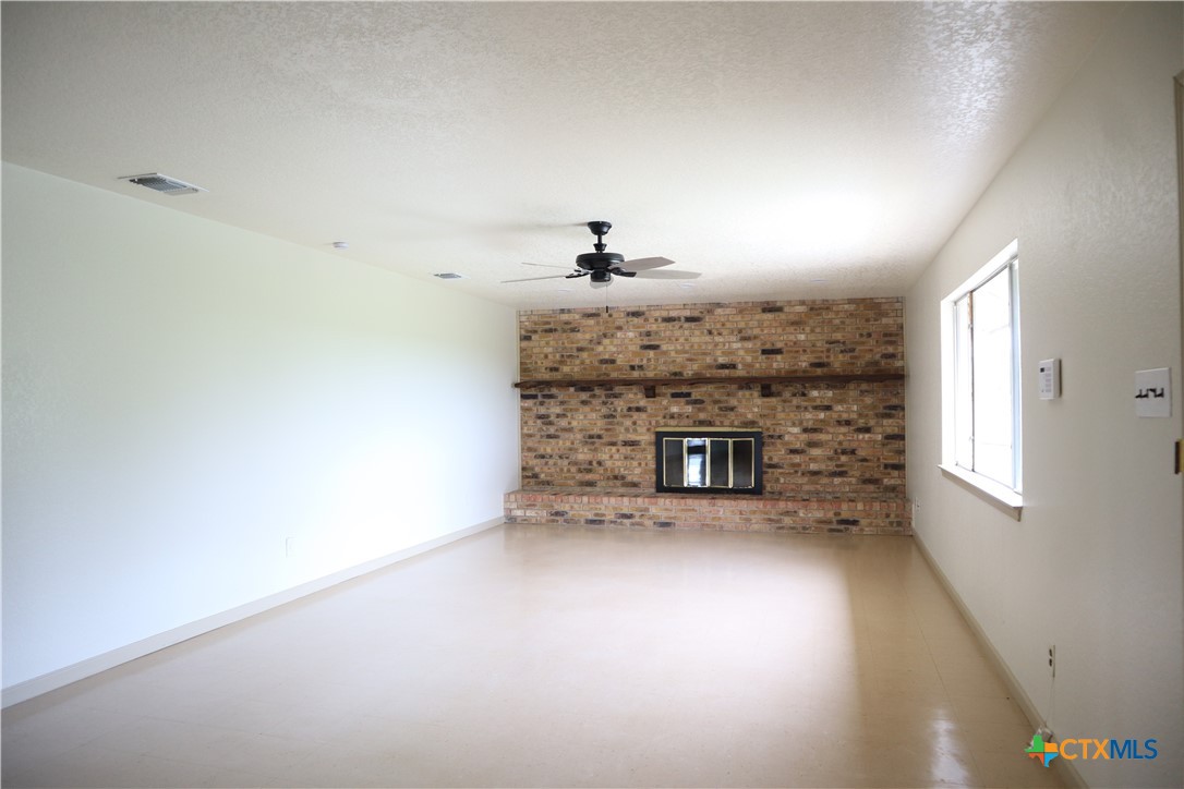 707 Old Seguin Luling Road Seguin, TX 78155 - Photo 3 of 20 Gallery Image 3