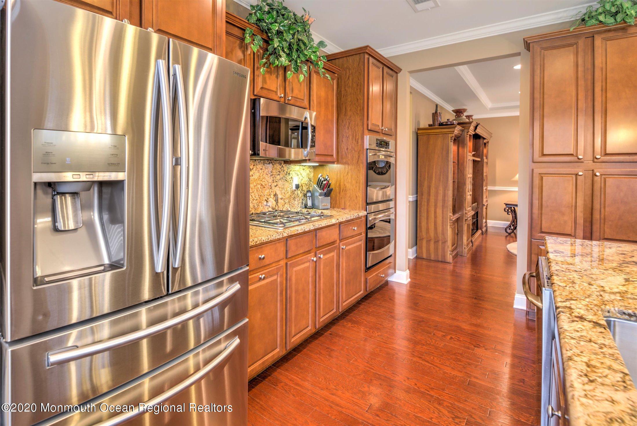 22 Day Star Road Manalapan, NJ 07726 - Photo 16 of 66 KITCHEN