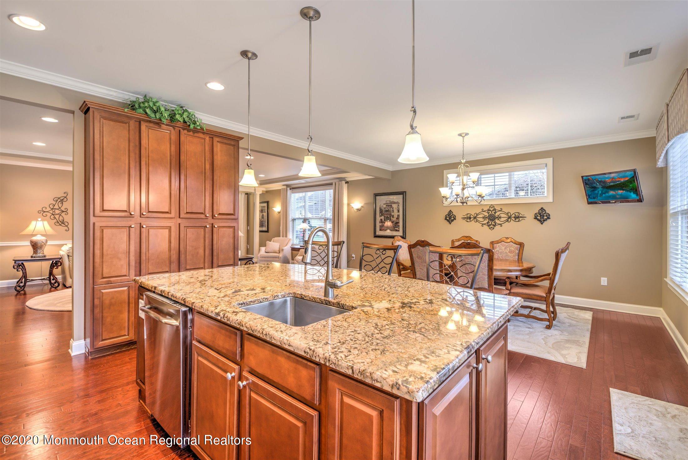 22 Day Star Road Manalapan, NJ 07726 - Photo 17 of 66 KITCHEN