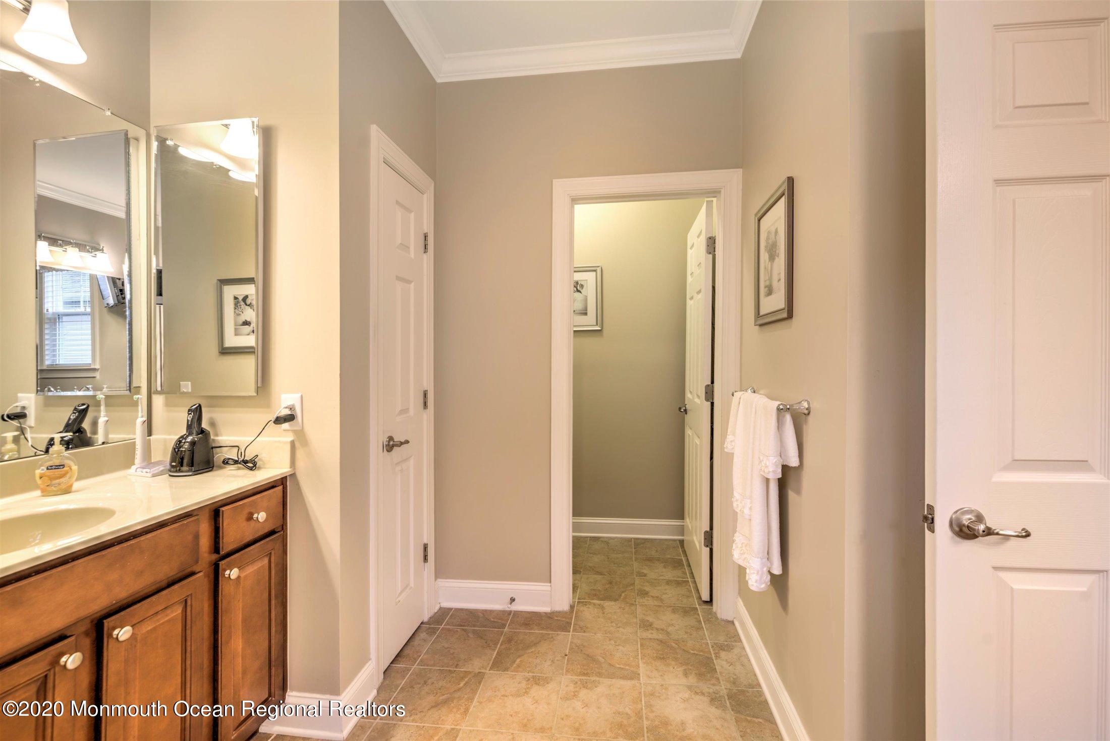 22 Day Star Road Manalapan, NJ 07726 - Photo 28 of 66 MASTER BATHROOM