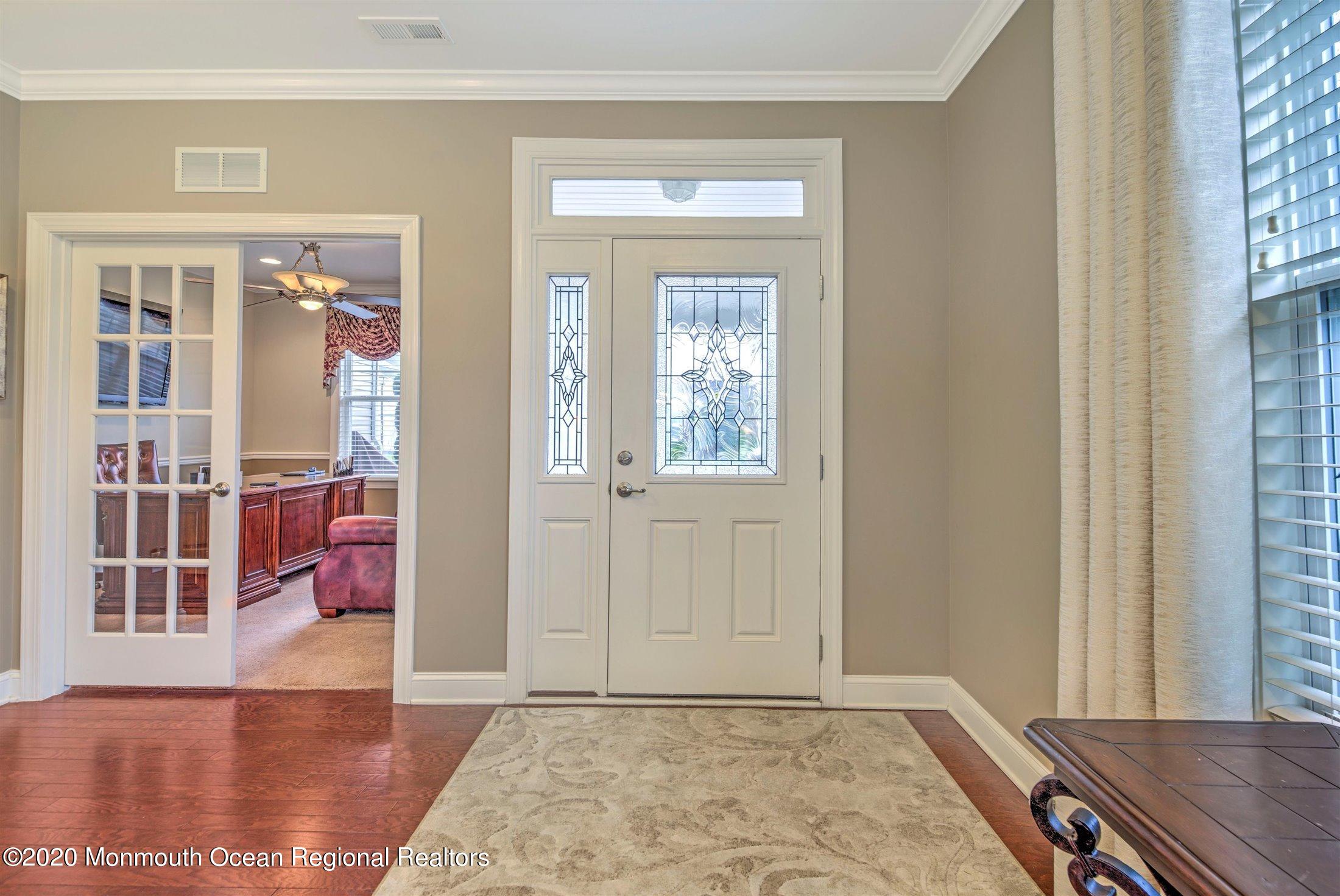 22 Day Star Road Manalapan, NJ 07726 - Photo 5 of 66 FOYER