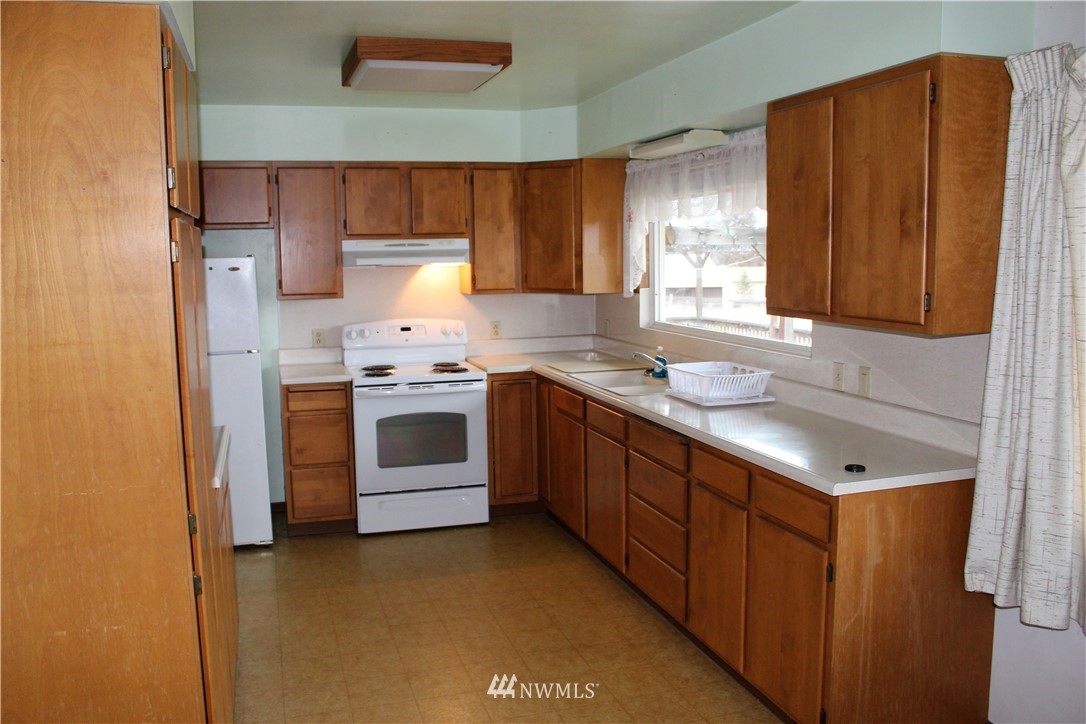 37 Middle Lane Road Omak, WA 98841 - Photo 3 of 25