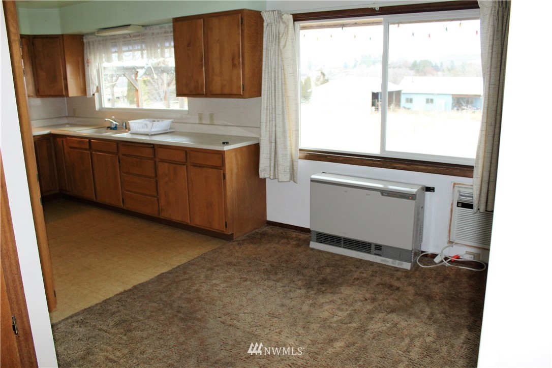 37 Middle Lane Road Omak, WA 98841 - Photo 5 of 25