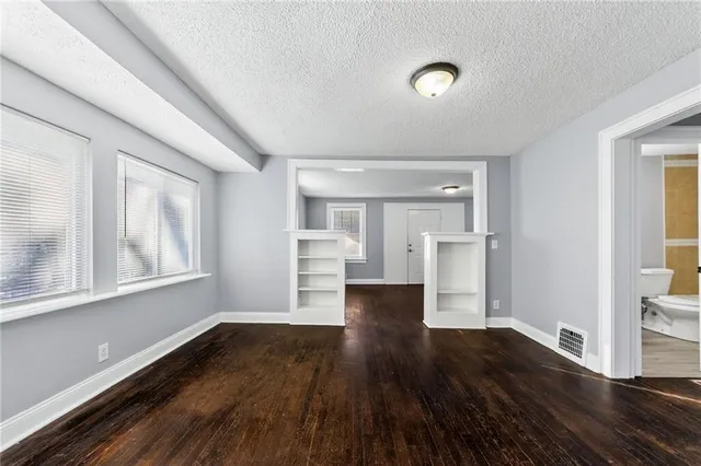 $195,000 | 1915 South Overton Avenue, Independence, MO 64052