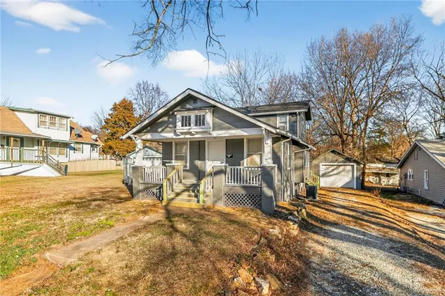 $195,000 | 1915 South Overton Avenue, Independence, MO 64052