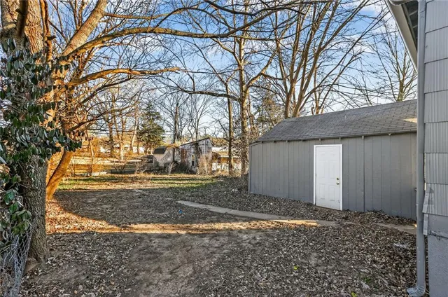 $195,000 | 1915 South Overton Avenue, Independence, MO 64052