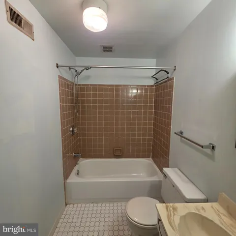 $1,100 | 740 East Passyunk Avenue, Unit A, Philadelphia, PA 19147