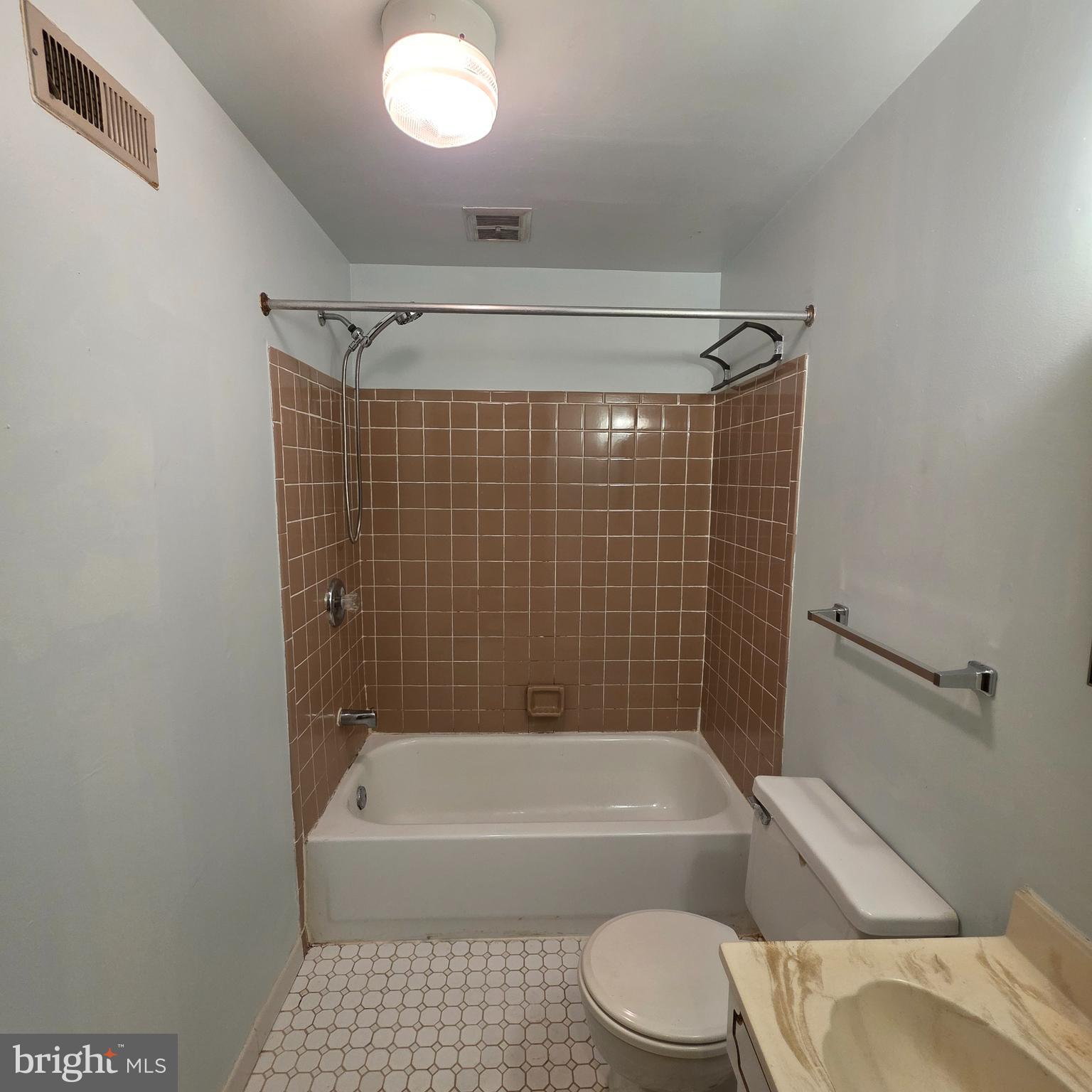 740 East Passyunk Avenue, Unit A Philadelphia, PA 19147 - Photo 19 of 20 a bathroom with a toilet and a bathtub