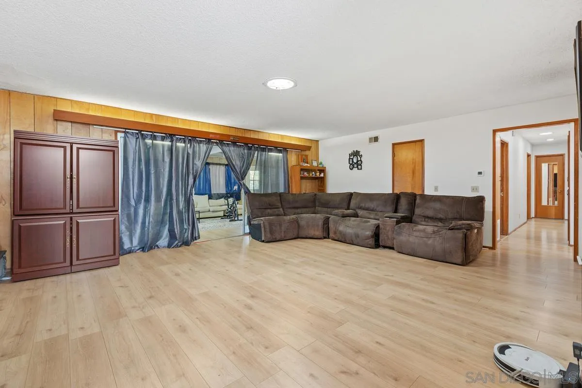 3000 Blackwell Drive Vista, CA 92084 - Photo 12 of 19