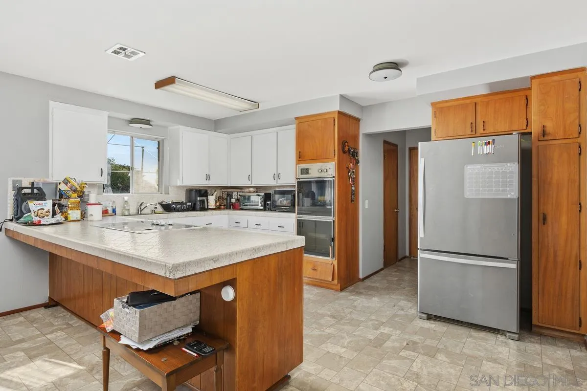 3000 Blackwell Drive Vista, CA 92084 - Photo 8 of 19 Kitchen