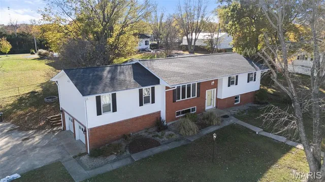 $345,000 | 3644 Crestview Drive, Hillsboro, MO 63050