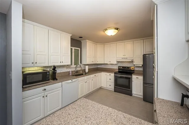 $345,000 | 3644 Crestview Drive, Hillsboro, MO 63050