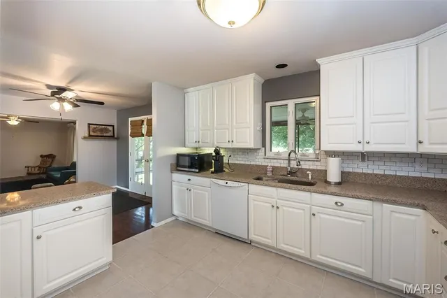 $345,000 | 3644 Crestview Drive, Hillsboro, MO 63050