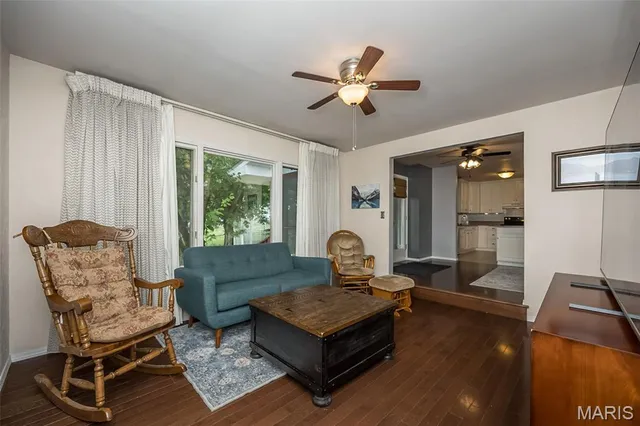 $345,000 | 3644 Crestview Drive, Hillsboro, MO 63050