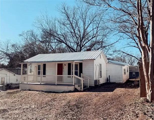 $1,450 | 109 South Street, Dallas, GA 30132