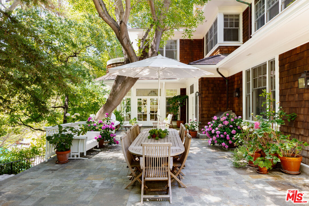 2041 Mandeville Canyon Road Los Angeles, CA 90049 - Photo 39 of 45