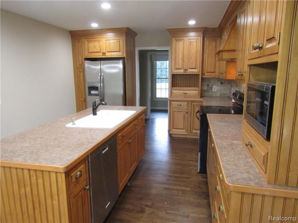 470 High Ridge Lane Leonard, MI 48367 - Photo 16 of 41 IMG_2958.JPG