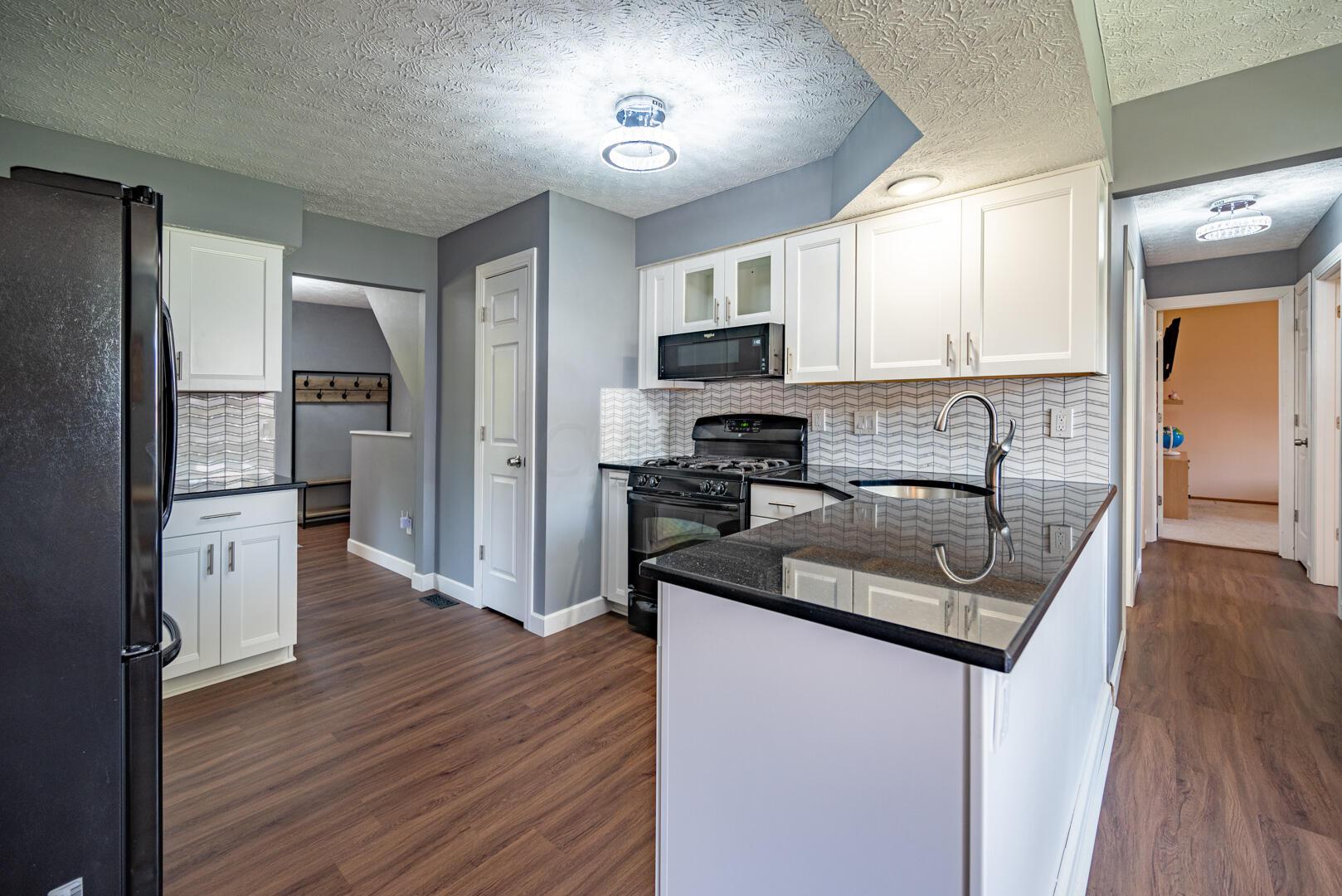 5578 Spring Hill Road Grove City, OH 43123 - Photo 3 of 32 5578 Spring Hill Dr -23