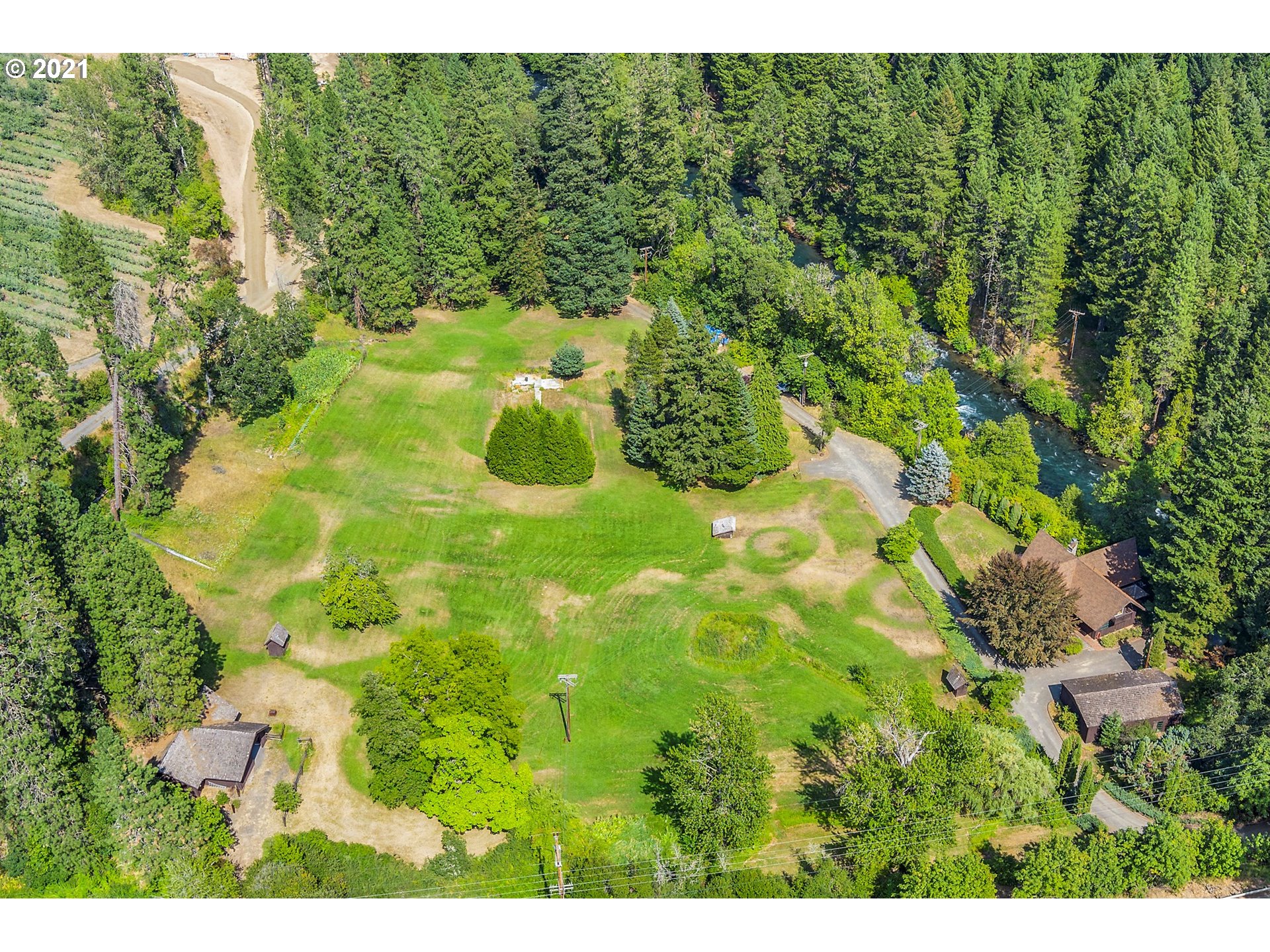 10 Riverside Drive White Salmon, WA 98672 - Photo 3 of 32 Gallery Image 3