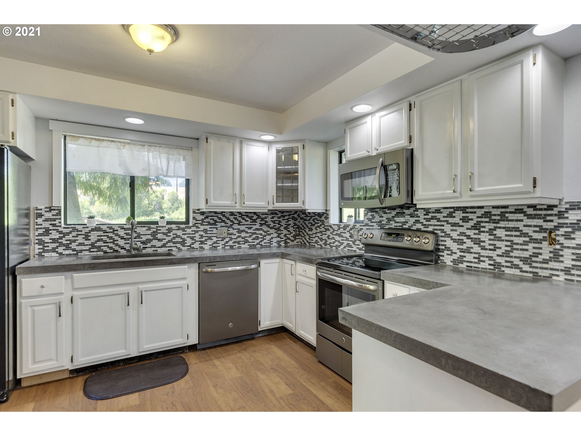 10 Riverside Drive White Salmon, WA 98672 - Photo 22 of 32 Gallery Image 22