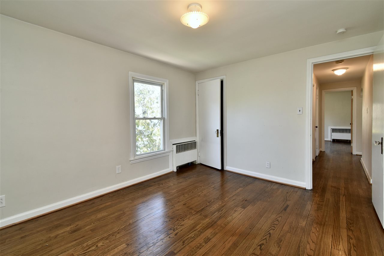 131 Muir Road Grosse Pointe, MI 48236 - Photo 16 of 21 50073315-15.JPG