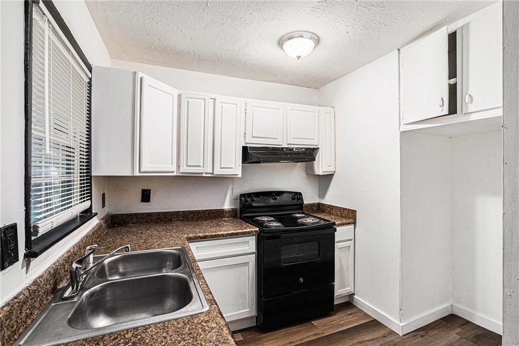 836 Bolton Road Northwest Atlanta, GA 30331 - Photo 6 of 23