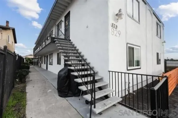 a view of entryway and hall
