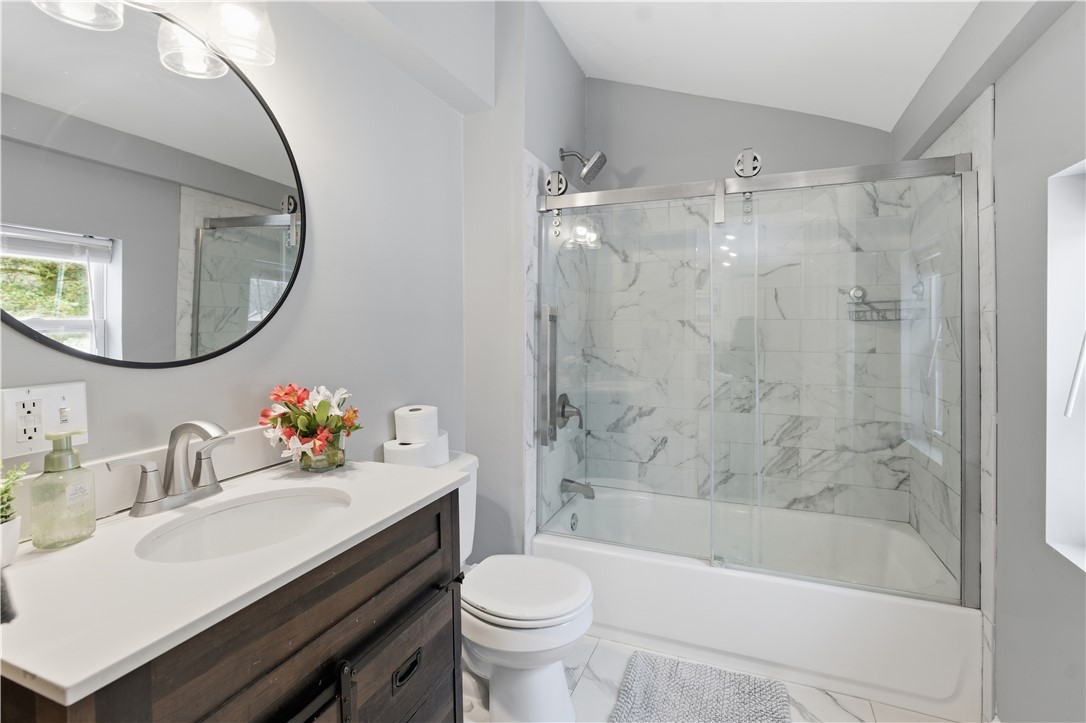 1647 Salt Road Penfield, NY 14526 - Photo 8 of 36