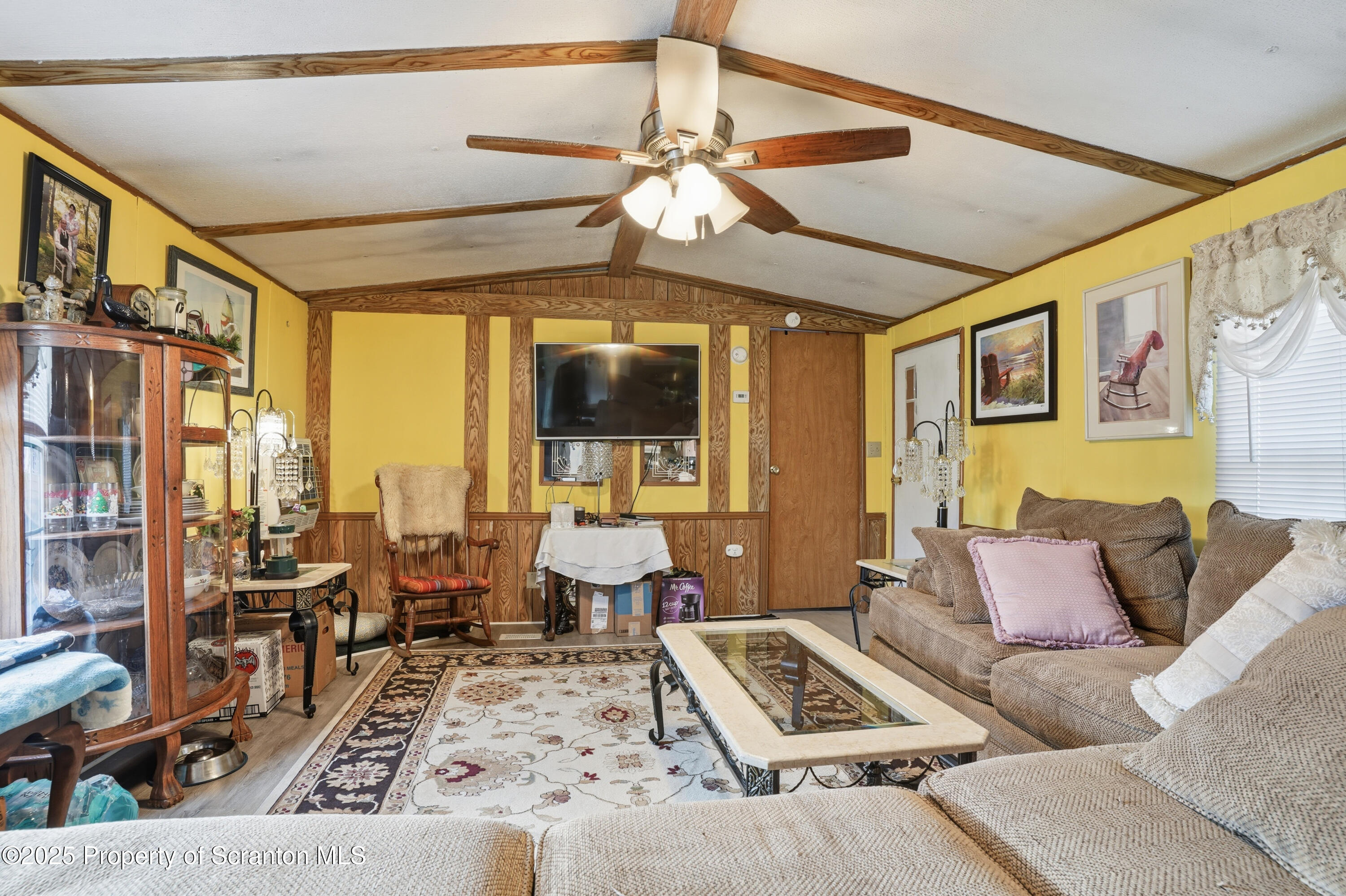 320 North Third Street Avoca, PA 18641 - Photo 8 of 25 Living Room