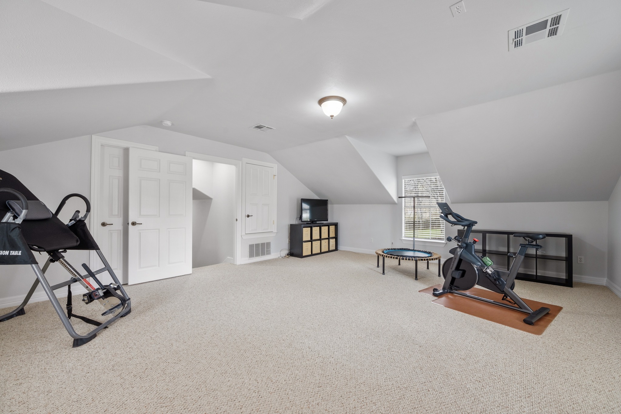 531 Leanna Oaks Loop Manchaca, TX 78652 - Photo 24 of 30 Upstairs game room