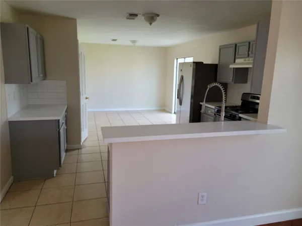 $2,600 | 7915 Summerfern Court, Cypress, TX 77433