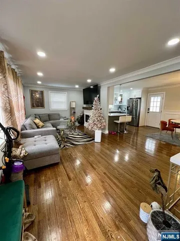 $4,300 | 88 5th Street, Wood-Ridge, NJ 07075