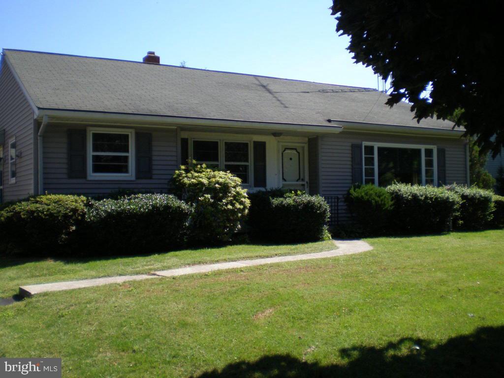 127 Oakview Road Lancaster, PA 17602 - Photo 1 of 50 Gallery Image 1