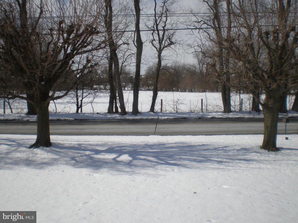 127 Oakview Road Lancaster, PA 17602 - Photo 6 of 50 Gallery Image 6