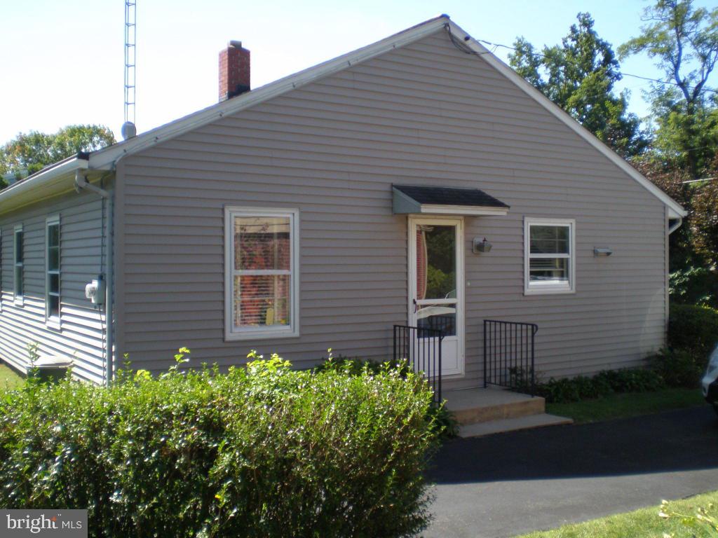 127 Oakview Road Lancaster, PA 17602 - Photo 7 of 50 Gallery Image 7