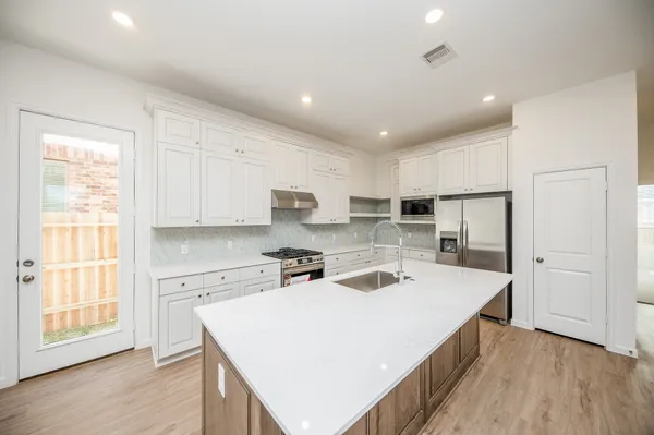 $2,700 | 27035 Flower Isle Lane, Katy, TX 77493