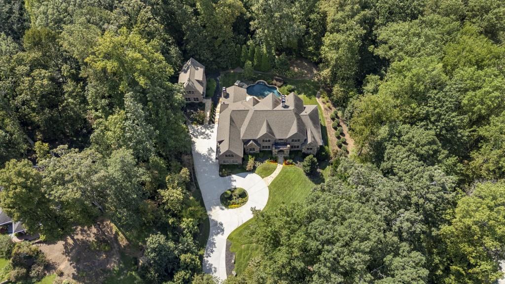 439 Tara Trail Northwest Sandy Springs, GA 30327 - Photo 3 of 74