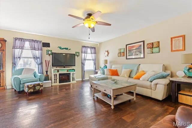 $269,500 | 332 Willott Square Drive, St. Peters, MO 63376