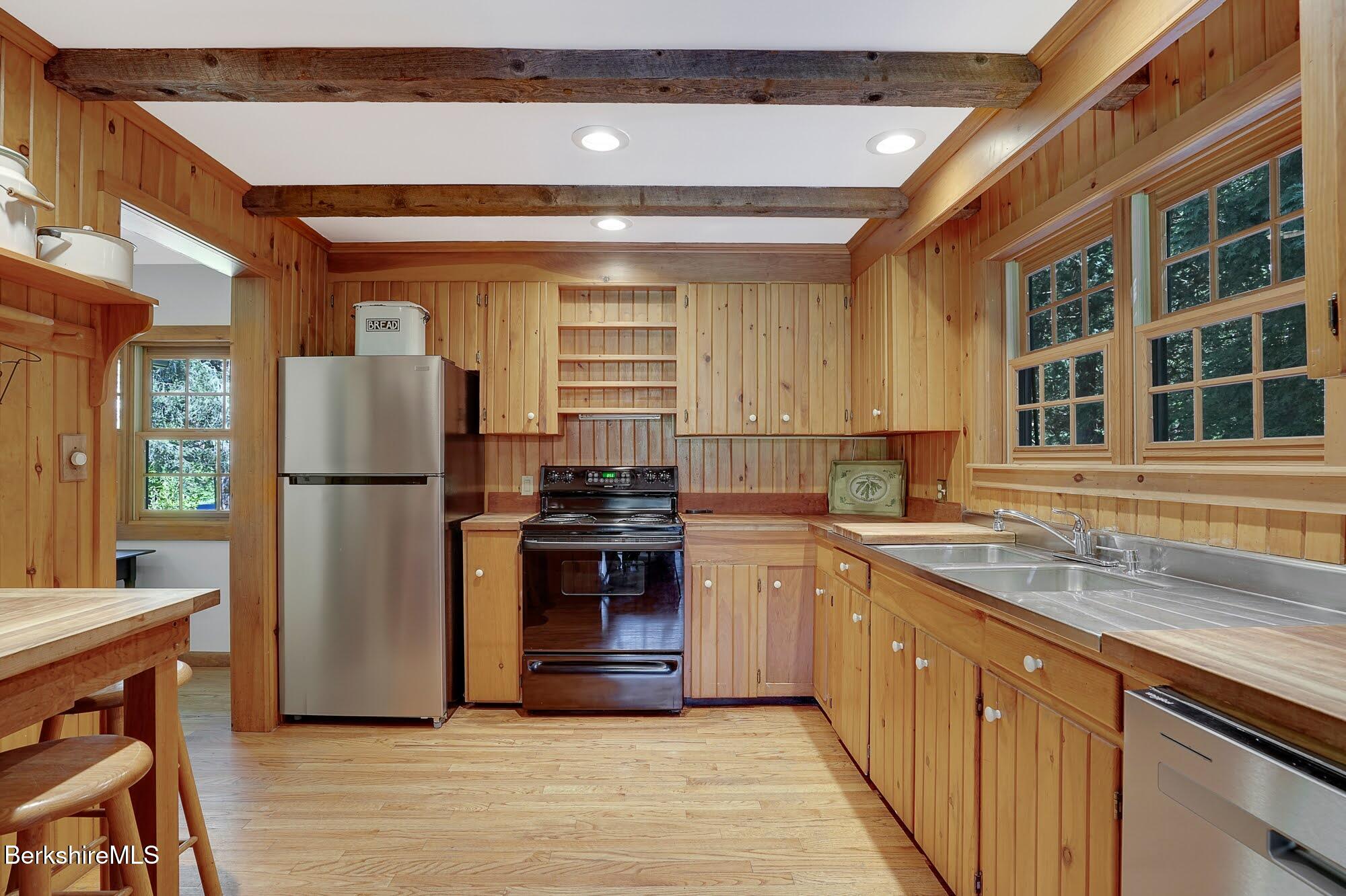 59 Hawthorne Street Stockbridge, MA 01240 - Photo 11 of 32 59 Hawthorne