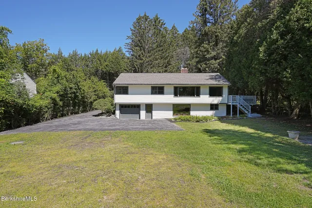 $587,500 | 59 Hawthorne Street, Stockbridge, MA 01240