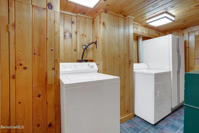 $587,500 | 59 Hawthorne Street, Stockbridge, MA 01240