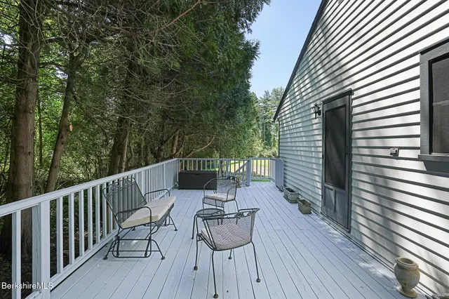 $587,500 | 59 Hawthorne Street, Stockbridge, MA 01240