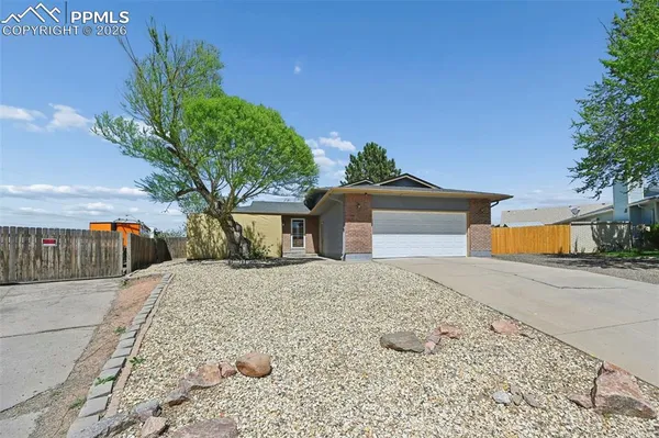 $320,000 | 903 Blue Lace Drive, Pueblo, CO 81001