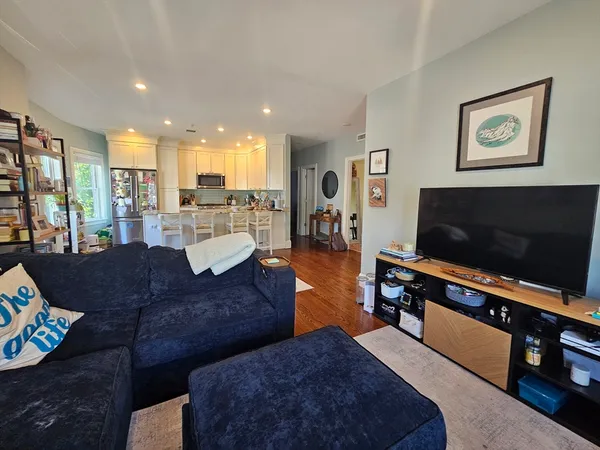 $4,500 | 77 South Street, Unit 2, Boston, MA 02130