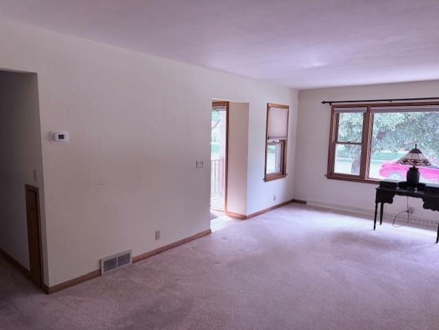 653 Gerald Avenue Sun Prairie, WI 53590 - Photo 5 of 25 Gallery Image 5