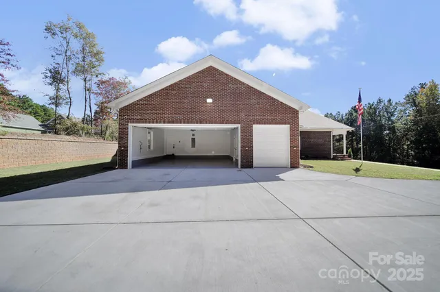$897,000 | 1199 Brunson Road, Fort Lawn, SC 29714