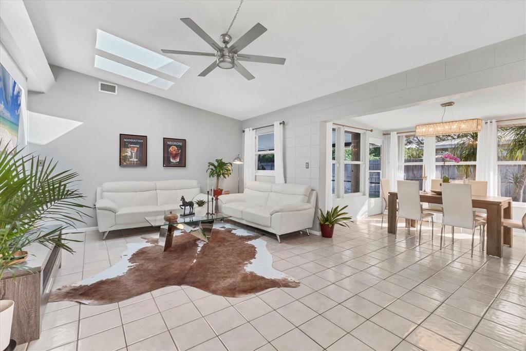 636 Cadiz Road Venice, FL 34285 - Photo 3 of 48