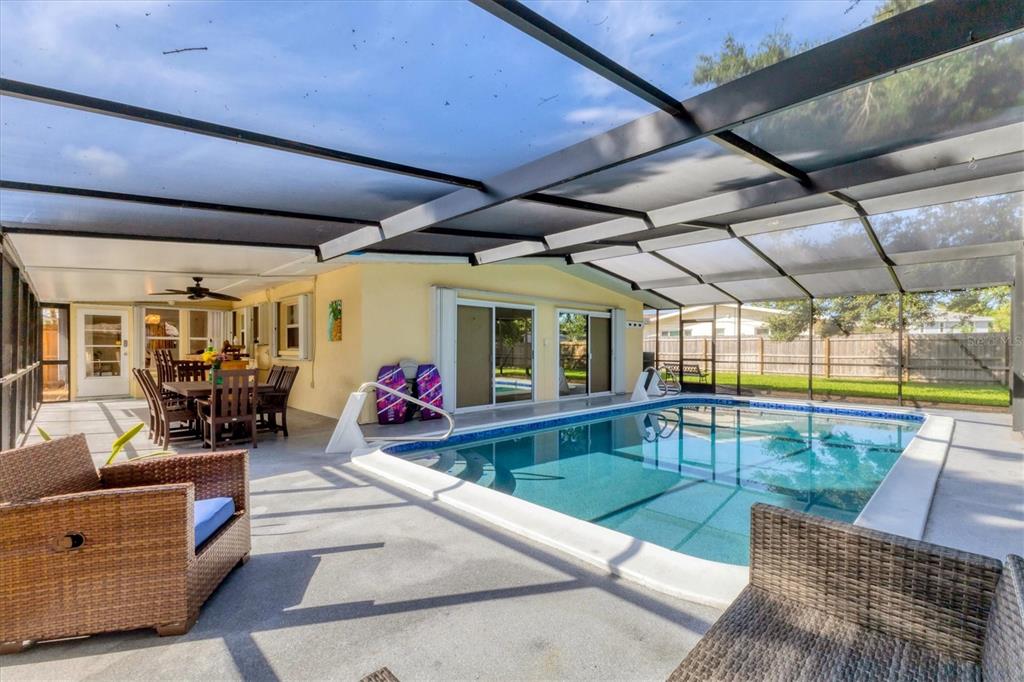 636 Cadiz Road Venice, FL 34285 - Photo 4 of 48