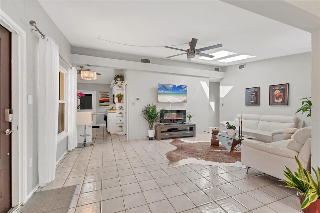 636 Cadiz Road Venice, FL 34285 - Photo 8 of 48