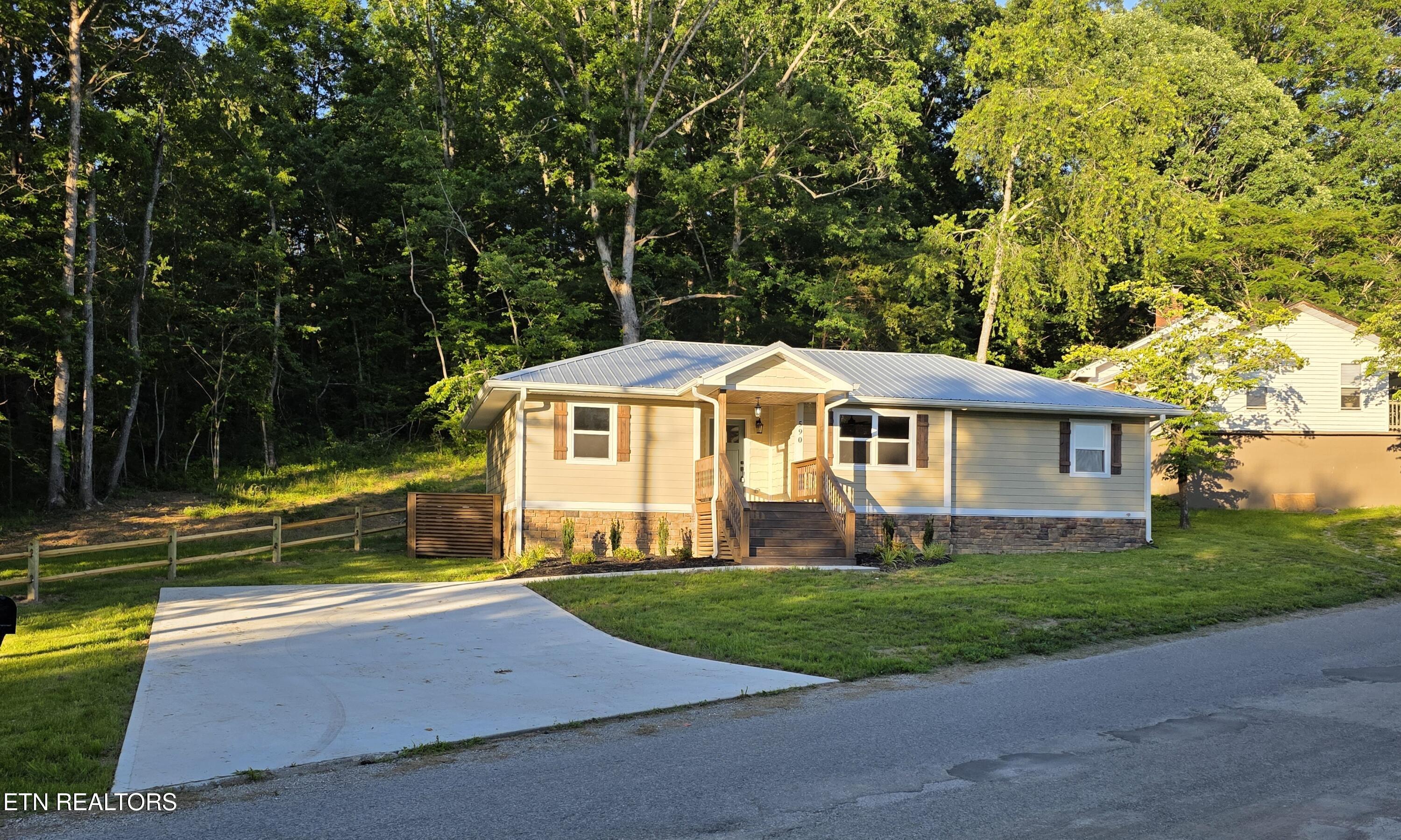 590 Litton Road Oneida, TN 37841 - Photo 7 of 28 20260603_194633